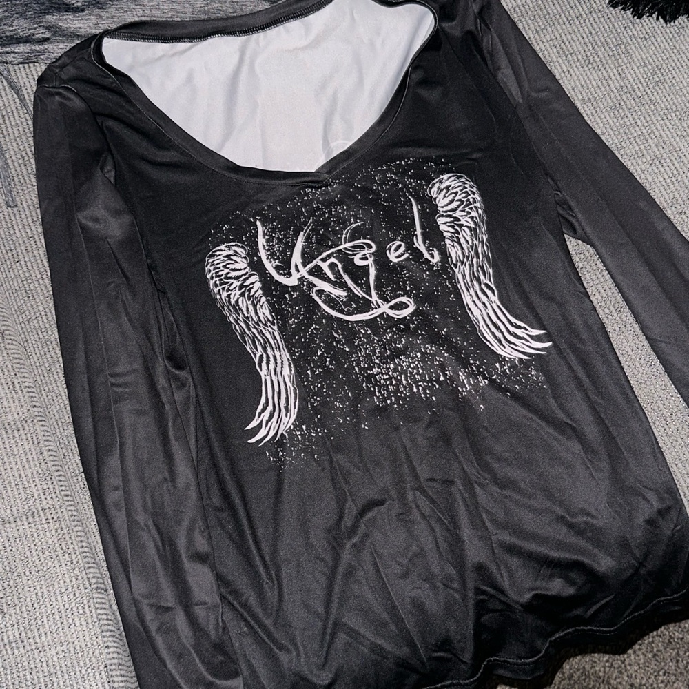 Two long sleeve new without tag from Temu